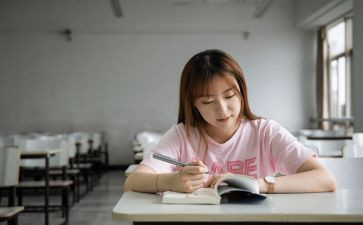 大4毕业思想汇报参考8篇