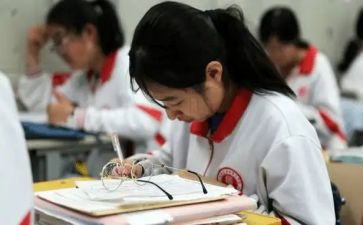 高一政治老师工作总结8篇