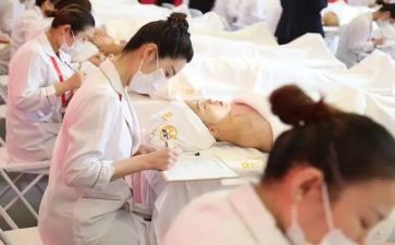 美容师的工作总结和计划8篇