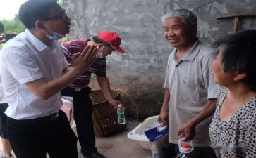 贫困初中申请书优秀6篇