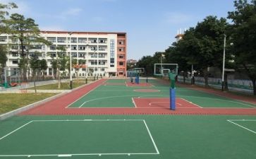 关于校园的事的作文600字推荐8篇