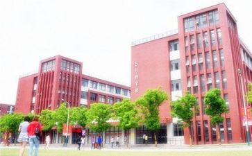 校园里的我作文600字5篇