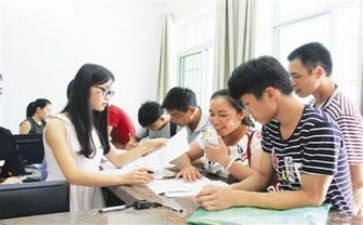 大学助学金申请书600字8篇